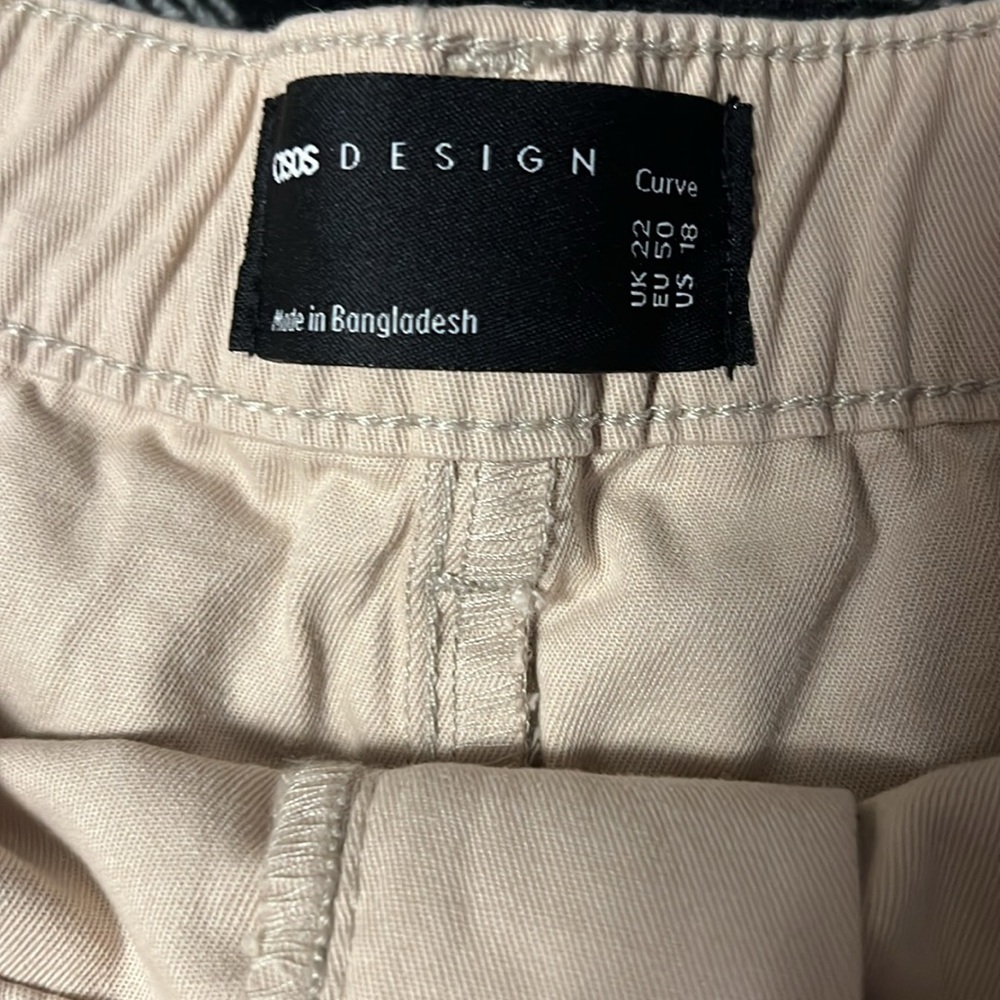 ASOS Design Curve High Rise Tan Shorts. Size 18 - Picture 4 of 11